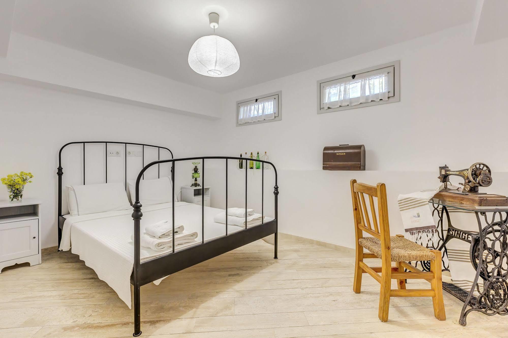 Ev Bharat Butique Hotel, Алакати Екстериор снимка